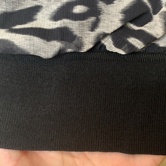 Ann Taylor | Leopard Print Silk & Merino Wool  Lightweight Camisole Top XSP - Picture 8 of 16
